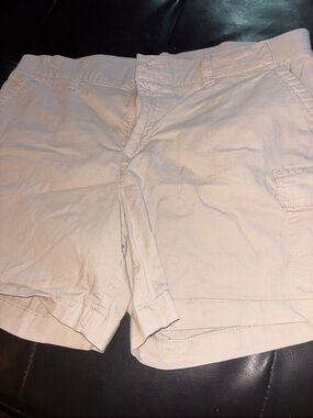 Lee Mid-Rise Regular Fit Shorts in Taupe